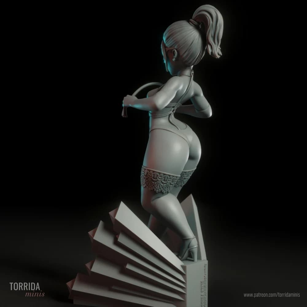 Auntie — Miniatura 3D Pin-up Dominatrix | Torrida Minis