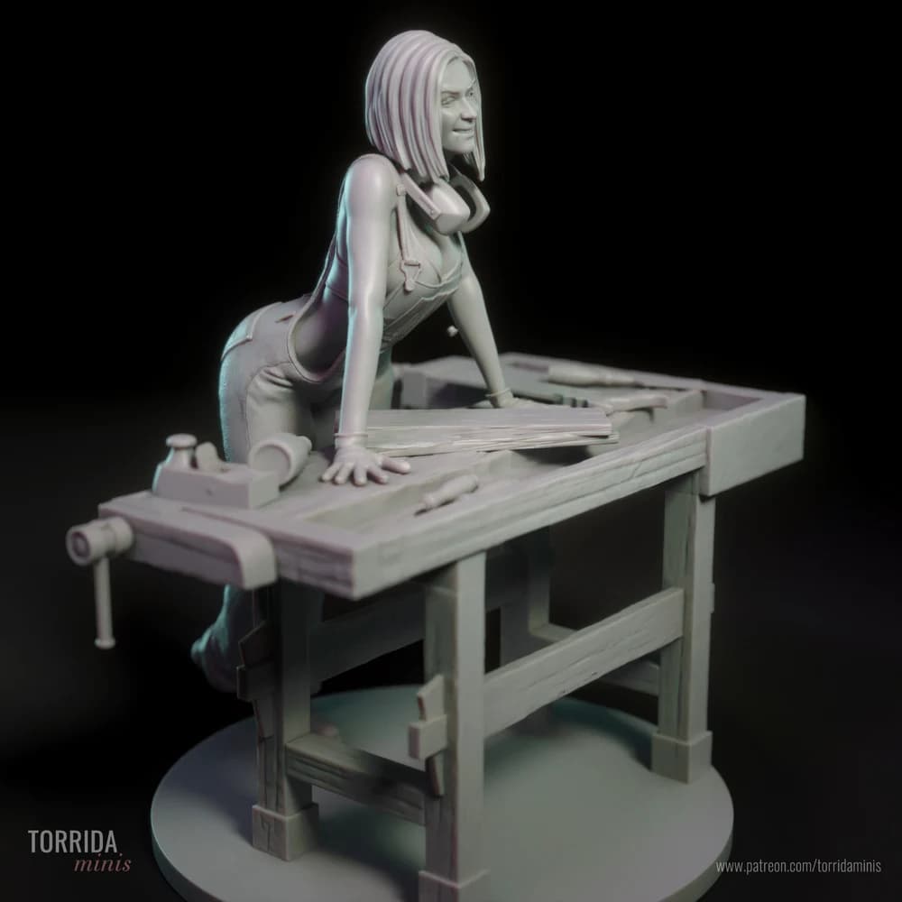 Kate — Miniatura 3D Marceneira | Torrida Minis