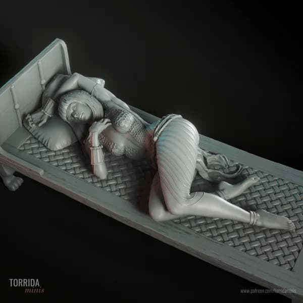 Miniatura 3D de Anck Su Namun reclinada em leito egípcio com pose sedutora.