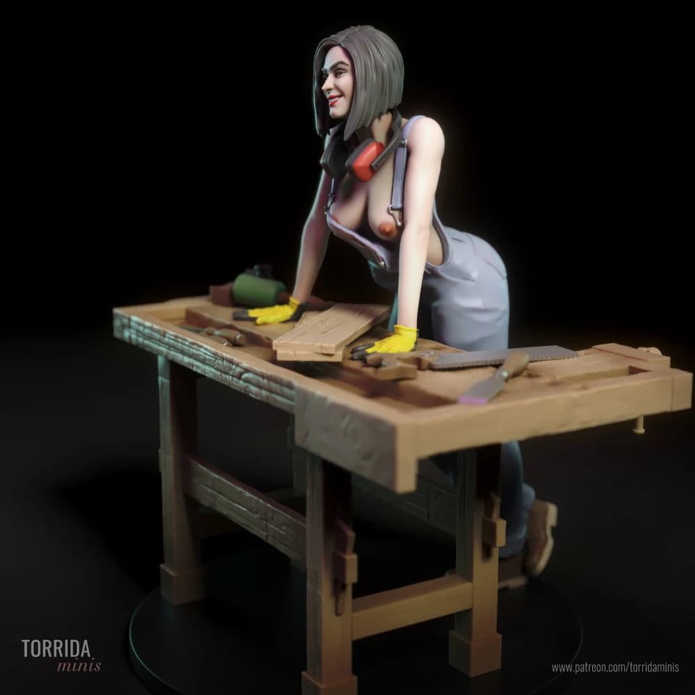 Kate — Miniatura 3D Marceneira | Torrida Minis