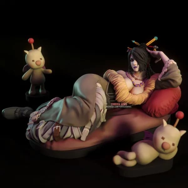 Miniatura 3D da personagem Lulu em pose reclinada com vestido de cintos e moogles ao redor.