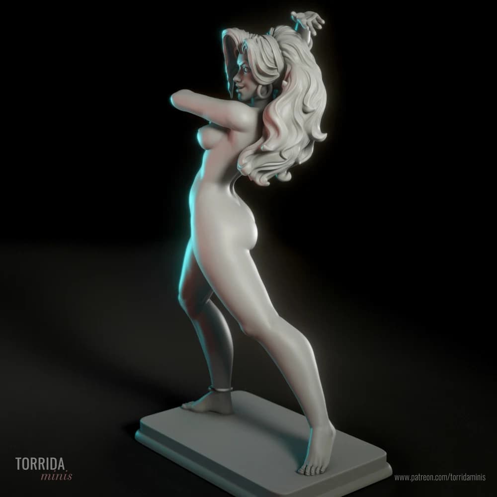 Esmeralda — Miniatura 3D Cigana Sedutora | Torrida Minis