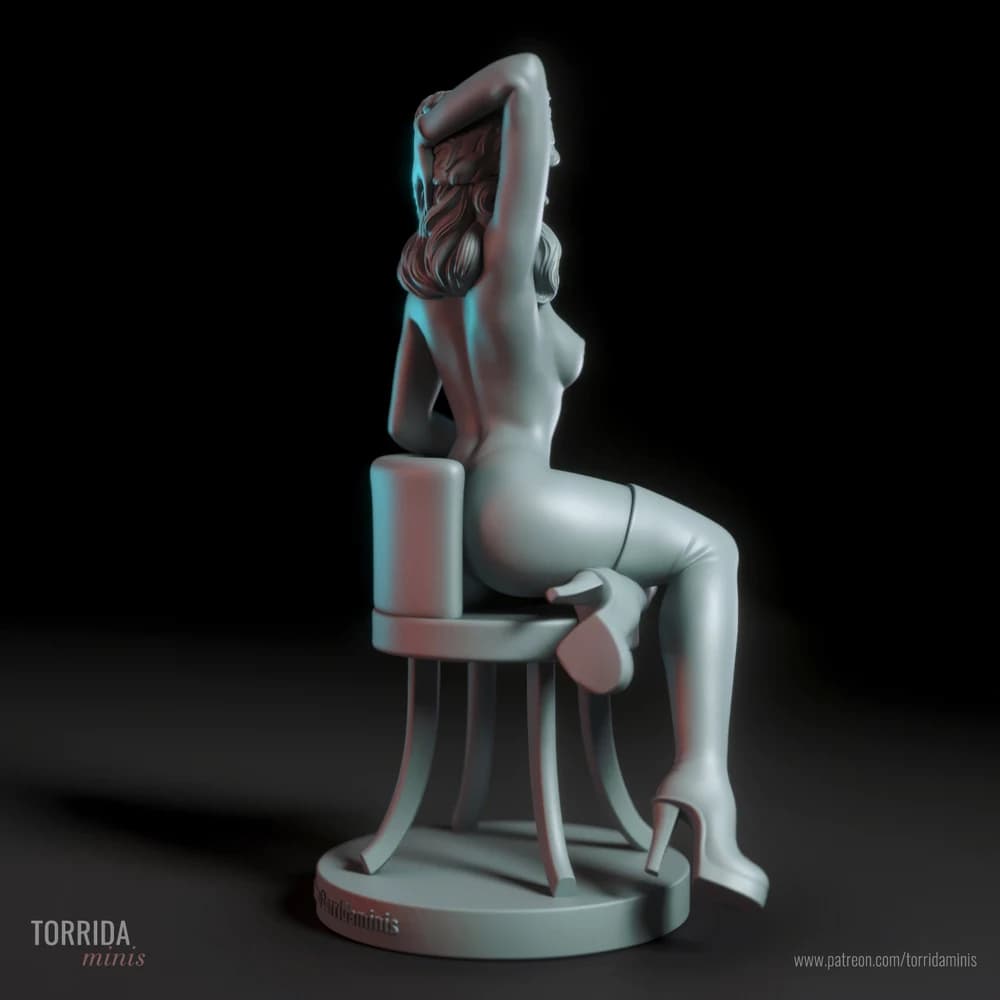 Katya Kazanova — Miniatura 3D Pin-up Russa | Torrida Minis